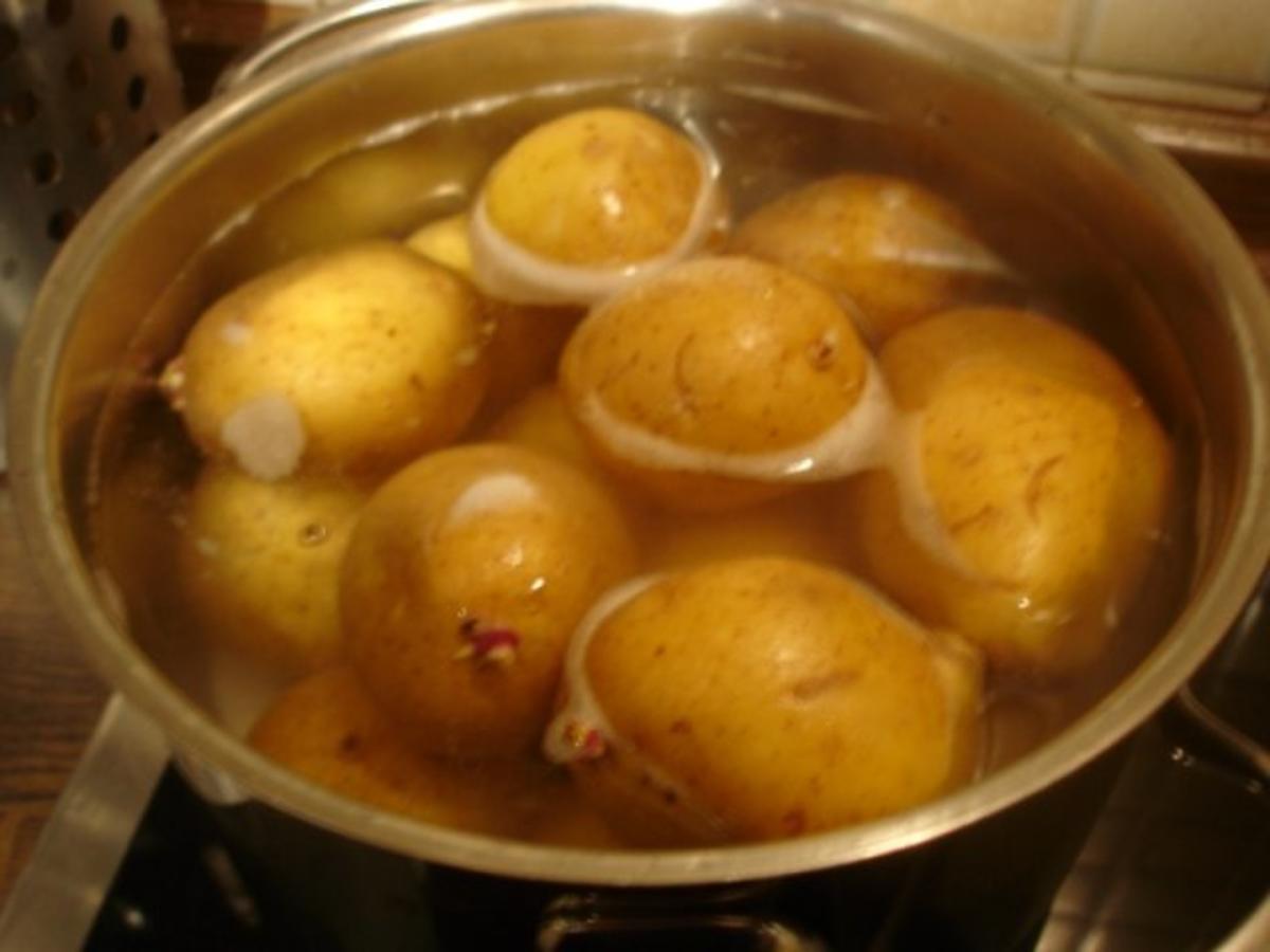Kartoffelsalat mit Würstchen - Rezept - Bild Nr. 2