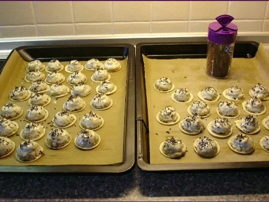 Rezept: Mohn-Grieß-Makronen Mohn-Grieß-Makronen - Rezept