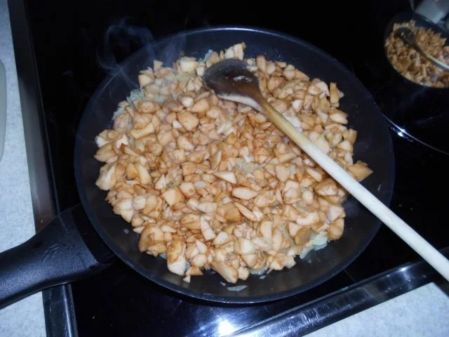 Rezept: Griebenschmalz mit Apfel und Zwiebeln Bild Nr. 6 Griebenschmalz mit Apfel und Zwiebeln - Rezept - Bild Nr. 6