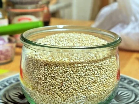 Rezept: Hähnchenbrust auf Tomatensauce mit Gremolata und würzigem Quinoa Bild Nr. 10 Hähnchenbrust auf Tomatensauce mit Gremolata und würzigem Quinoa - Rezept - Bild Nr. 10