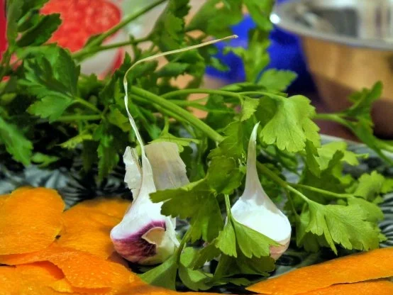 Rezept: Hähnchenbrust auf Tomatensauce mit Gremolata und würzigem Quinoa Bild Nr. 2 Hähnchenbrust auf Tomatensauce mit Gremolata und würzigem Quinoa - Rezept - Bild Nr. 2