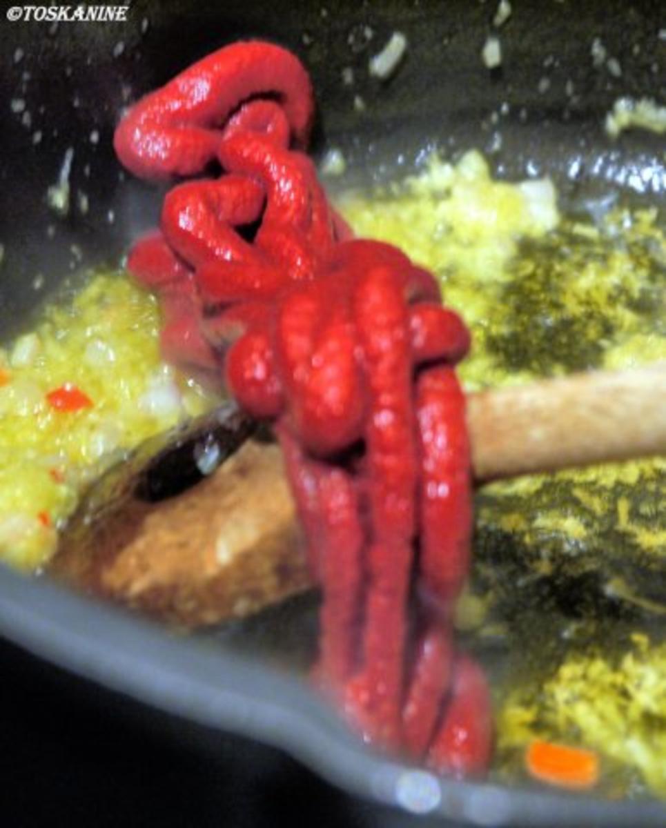 Hähnchenbrust auf Tomatensauce mit Gremolata und würzigem Quinoa - Rezept - Bild Nr. 7