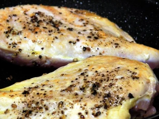 Rezept: Hähnchenbrust auf Tomatensauce mit Gremolata und würzigem Quinoa Bild Nr. 15 Hähnchenbrust auf Tomatensauce mit Gremolata und würzigem Quinoa - Rezept - Bild Nr. 15