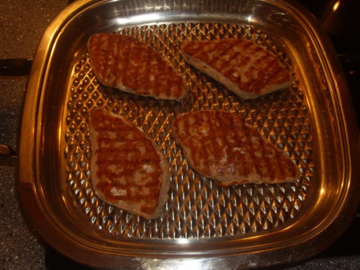 Hacksteaks auf Brot mit Käse überbacken - Rezept - Bild Nr. 2