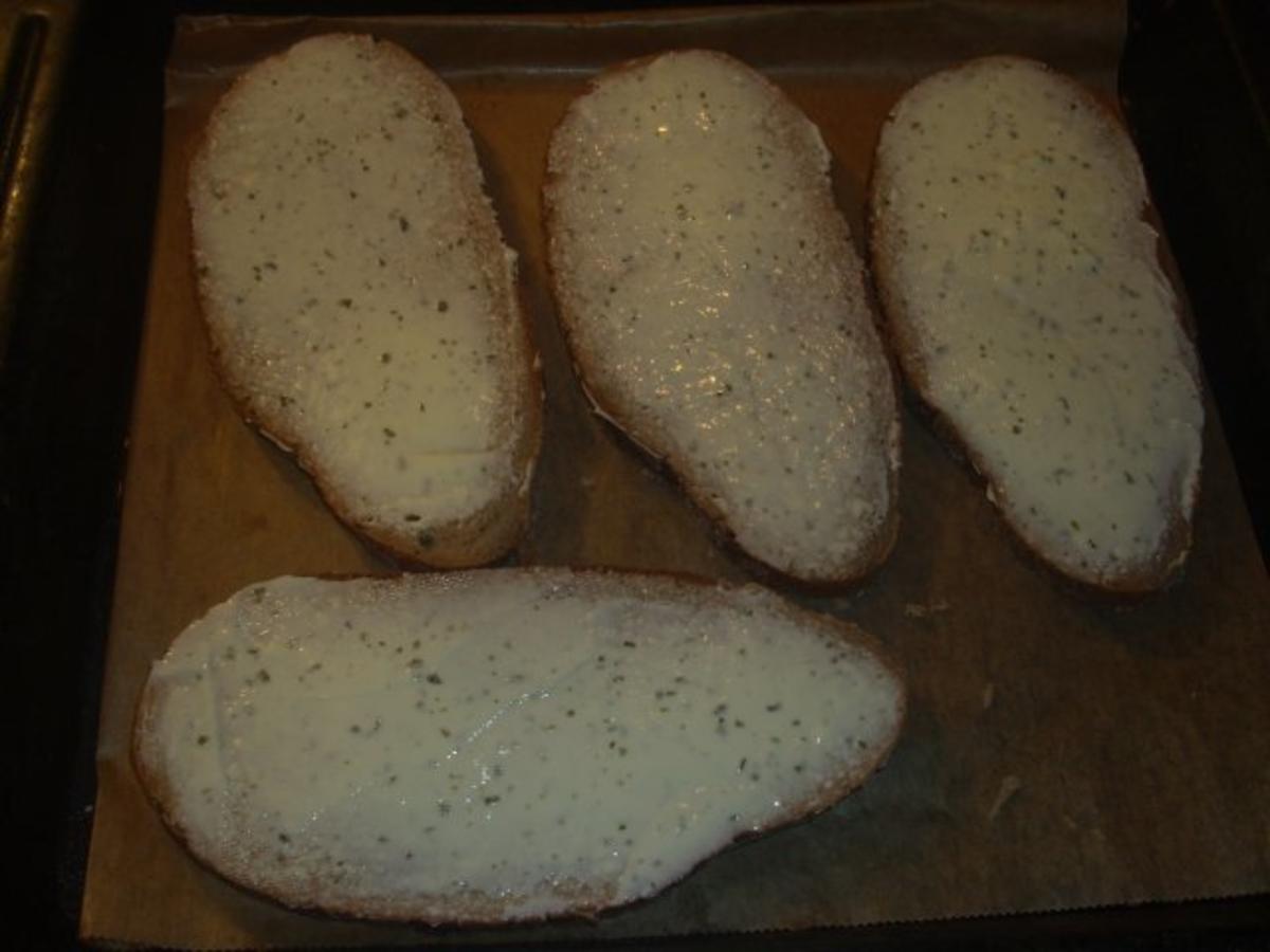 Hacksteaks auf Brot mit Käse überbacken - Rezept - Bild Nr. 3