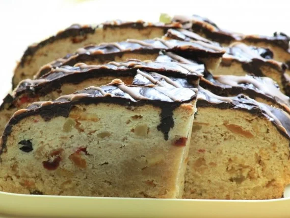 Saison; Winter: Sektfrüchte-Marzipan-Stollen - Rezept