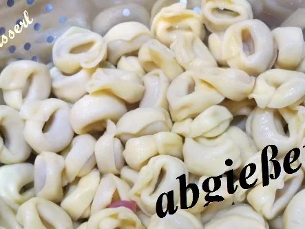 Sisserl's ~Tortellini in Gorgonzolasoße~ - Rezept - Bild Nr. 3