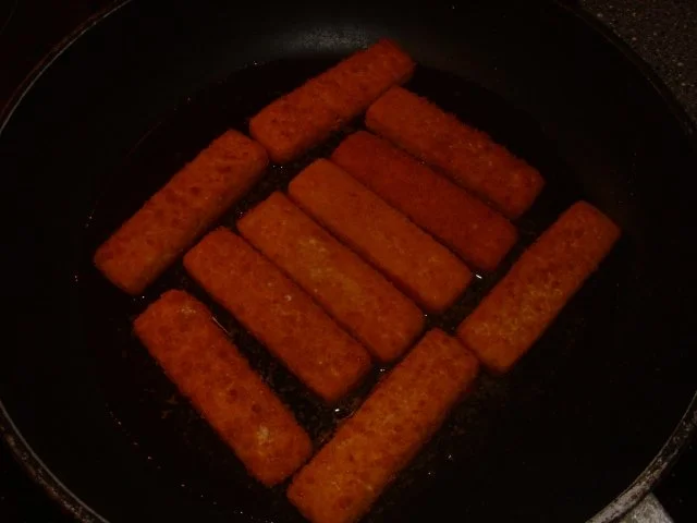 Rezept: Fischstäbchen-Burger Bild Nr. 3 Fischstäbchen-Burger - Rezept - Bild Nr. 3