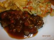 Monkey Gland Steak mit Chakalaka-Krautsalat - Rezept