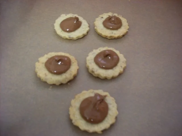 Nußplätzchen lecker gefüllt - Rezept - Bild Nr. 4