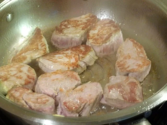 Rezept: Feuriges -Tomatiges-Schweinefilet-Gulasch Bild Nr. 8 Feuriges -Tomatiges-Schweinefilet-Gulasch - Rezept - Bild Nr. 8