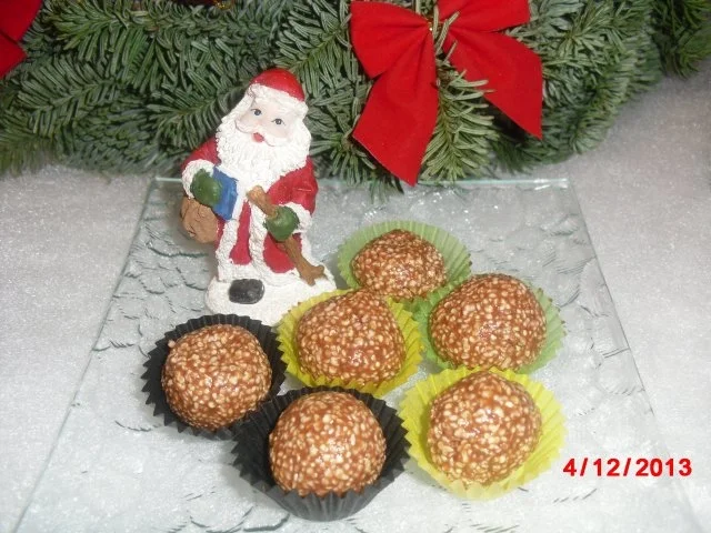 Rezept: Pralinen Cashewcreme-Schoko-Amaranth Pralinen Cashewcreme-Schoko-Amaranth - Rezept