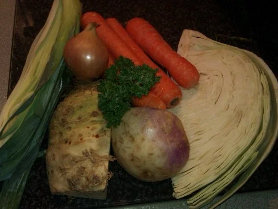 Zarter Kabeljau auf Gemüsebett und Naturreis - Rezept - Bild Nr. 2