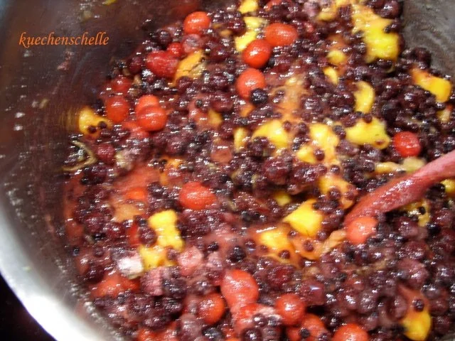 Rezept: Konfitüre & Co: Beschwipste Früchte Bild Nr. 2 Konfitüre & Co: Beschwipste Früchte - Rezept - Bild Nr. 2