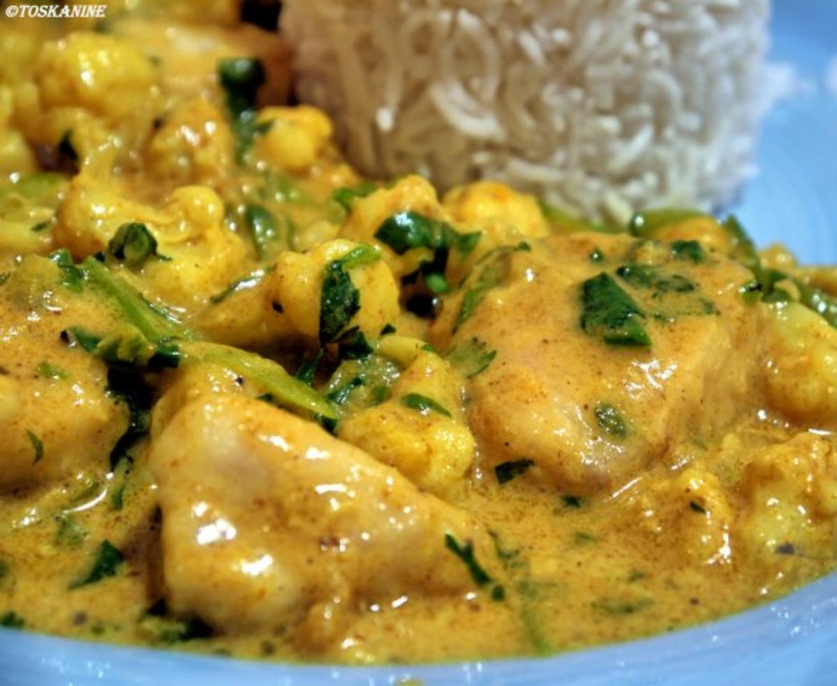 Curry mit Hähnchen, Blumenkohl und Zuckerschoten - Rezept