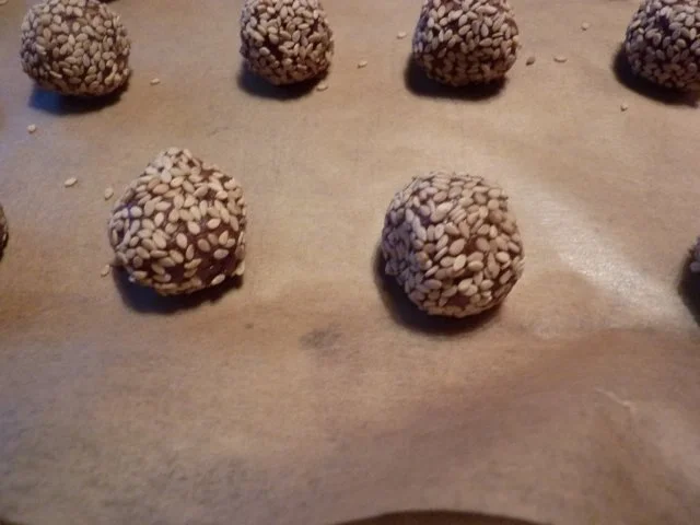 Weihnachten: Schokoladen-Sesam-Plätzchen - Rezept - Bild Nr. 11