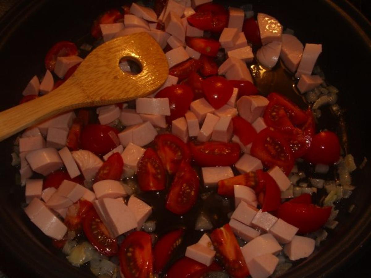 Nudeln mit Knoblauchwurst und Rührei - einfach - von Hoenowbear