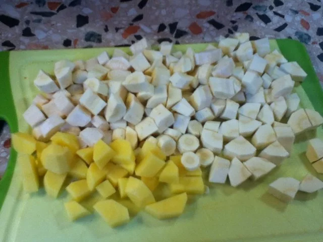 Rezept: Petersilien-Pastinaken Suppe Bild Nr. 3 Petersilien-Pastinaken Suppe - Rezept - Bild Nr. 3