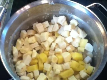 Rezept: Petersilien-Pastinaken Suppe Bild Nr. 4 Petersilien-Pastinaken Suppe - Rezept - Bild Nr. 4