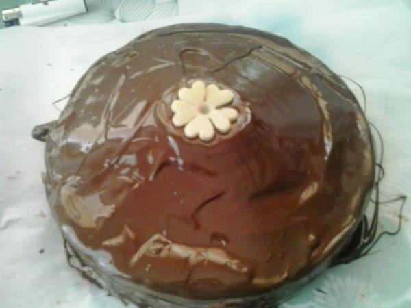 Sandkuchen mit Marzipan und Schoko überzug - einfach - 393 kcal/100g