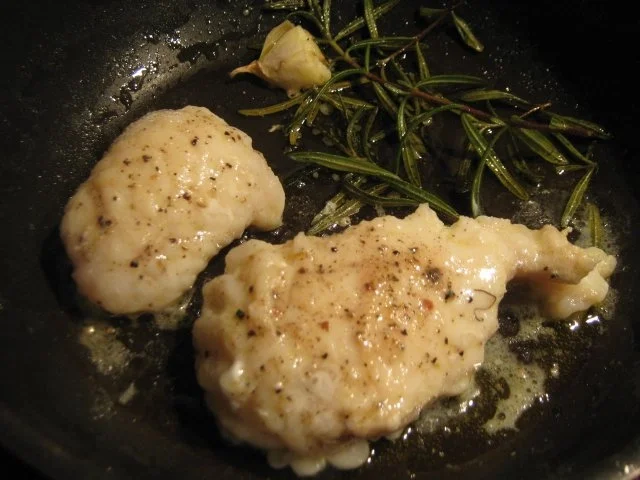 mediterraner Seeteufel auf Zucchinistreifen - Rezept - Bild Nr. 3