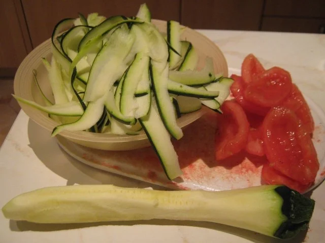 mediterraner Seeteufel auf Zucchinistreifen - Rezept - Bild Nr. 5