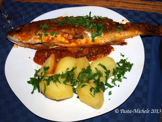 Wolfsbarsch aus dem Ofen    (Branzino al forno) - Rezept