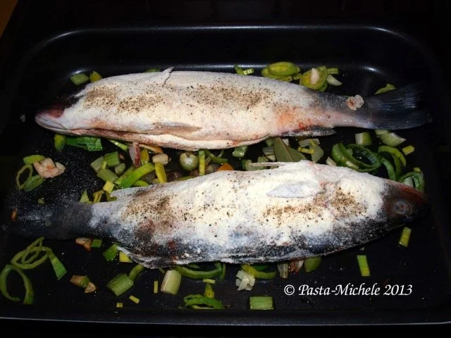 Wolfsbarsch aus dem Ofen    (Branzino al forno) - Rezept - Bild Nr. 3