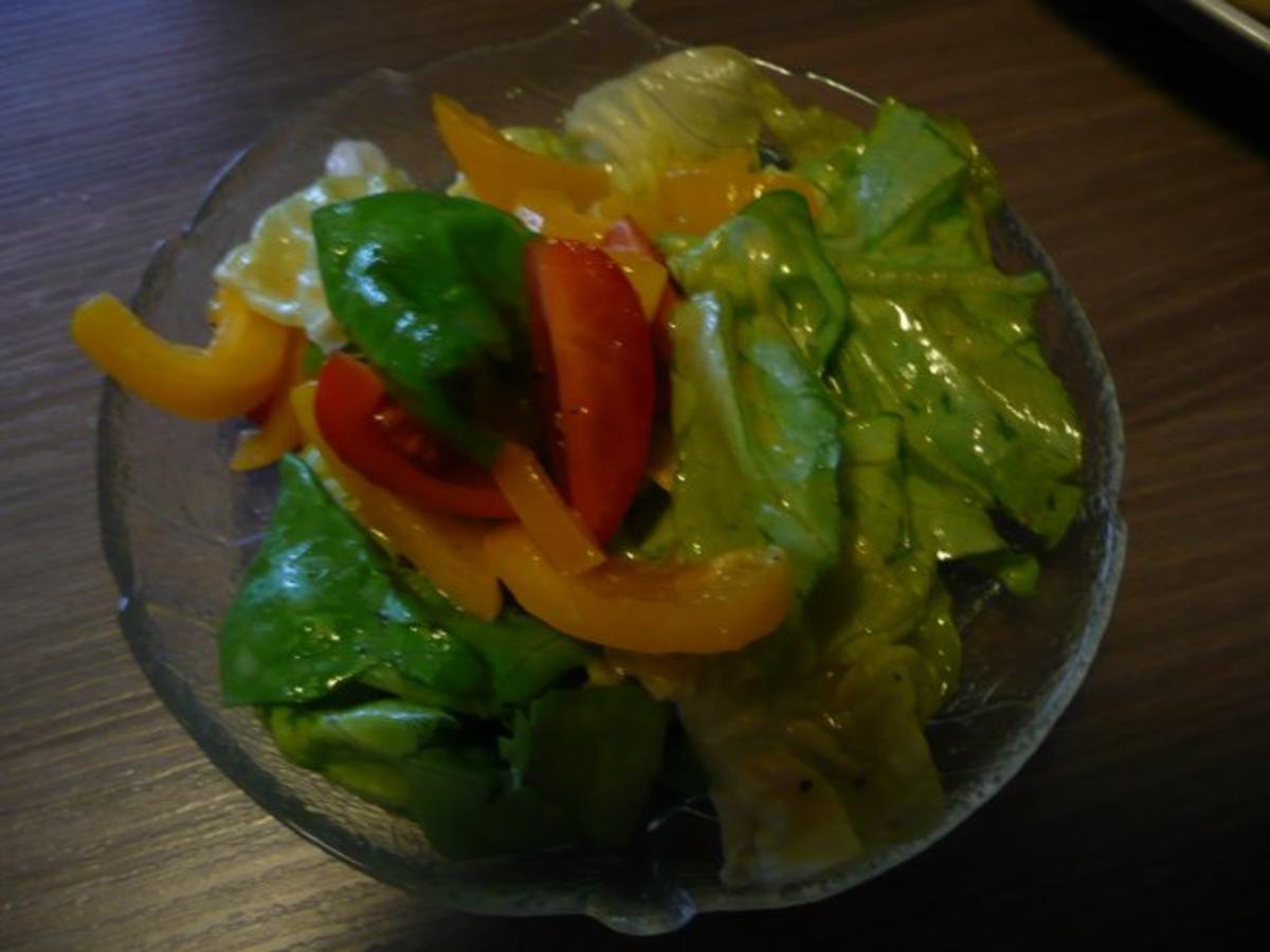 Rollbraten mit Knödel und Salat - Rezept - Bild Nr. 9