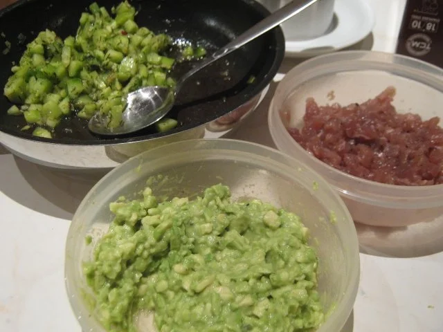 marinierter Thunfisch auf Gurken-Chutney mit Avocado-Topping - Rezept - Bild Nr. 3