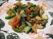 Rezept: Vegan : 2 Gรคnge - Essen : Bunte Pfanne und Griessuppe mit Brotwรผrfelchen Vegan : 2 Gรคnge - Essen : Bunte Pfanne und Griessuppe mit Brotwรผrfelchen - Rezept