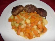 Möhrengemüse mit Frikadellen à la Heiko - Rezept
