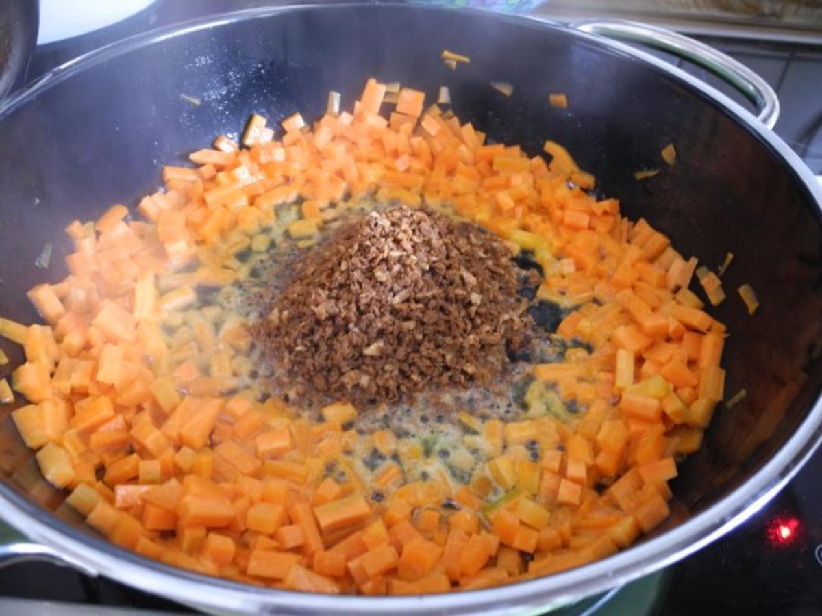 Vegan : Karotten - Bohnen - Gulasch an Petersilien - Reis - Rezept - Bild Nr. 6