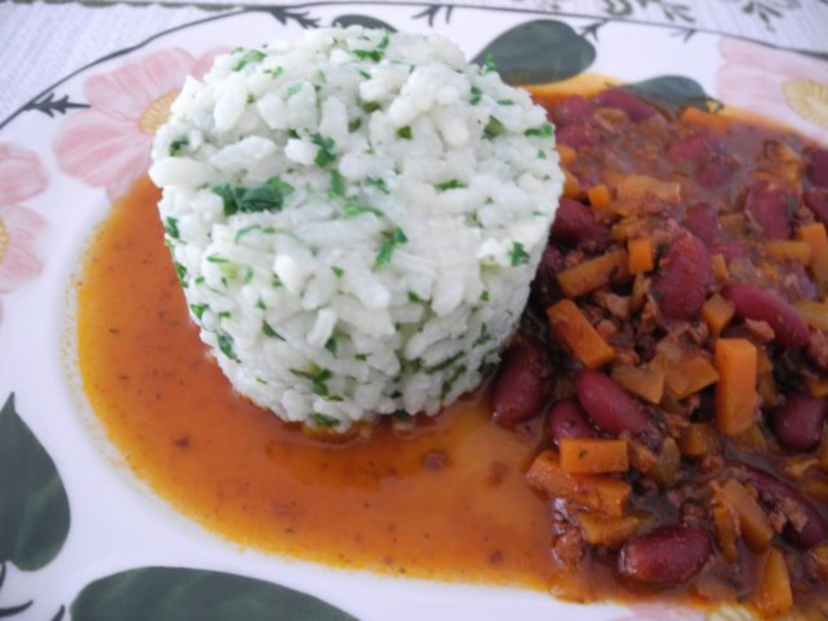 Vegan : Karotten - Bohnen - Gulasch an Petersilien - Reis - Rezept - Bild Nr. 2