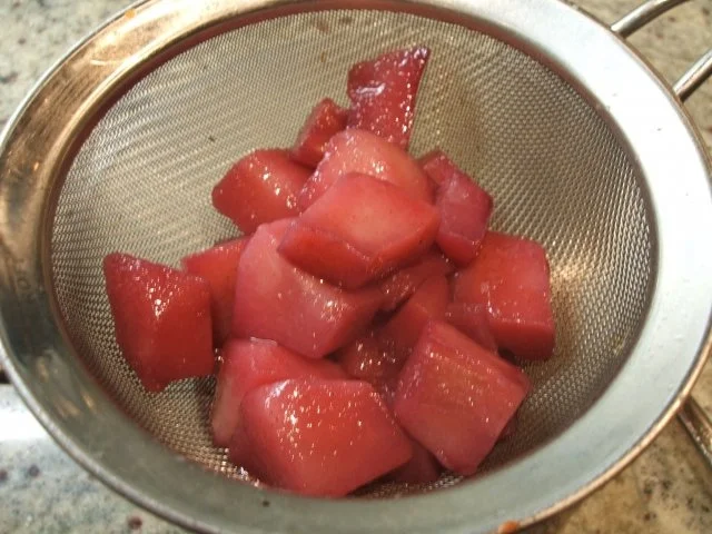 Rezept: Dessert: Glühweinbirnen unter Sahnepudding Bild Nr. 6 Dessert: Glühweinbirnen unter Sahnepudding - Rezept - Bild Nr. 6