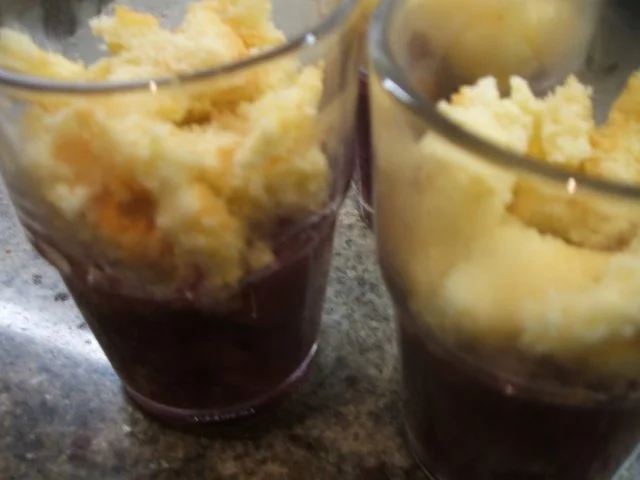 Rezept: Dessert: Glühweinbirnen unter Sahnepudding Bild Nr. 12 Dessert: Glühweinbirnen unter Sahnepudding - Rezept - Bild Nr. 12