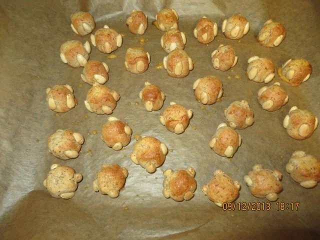 Rezept: Gebäck: Bethmännchen mit Salzmandeln Bild Nr. 5 Gebäck: Bethmännchen mit Salzmandeln - Rezept - Bild Nr. 5