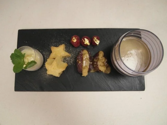 Datteln mit Kaffeemousse an Nougatsoße & Eierlikörvariation - Rezept