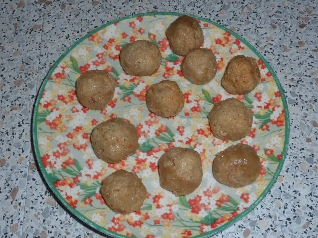 Weihnachtliche Nussnougat-Marzipankugeln - Rezept - Bild Nr. 5