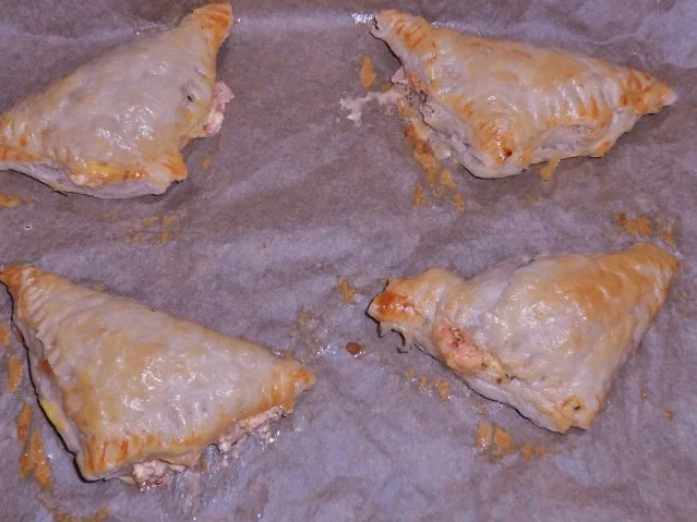 Abendessen/Snack: Blätterteigtaschen mit pikanter Feta-Paprika-Füllung - Rezept - Bild Nr. 7