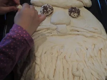 Rezept: Weihnachtsmann Brot Bild Nr. 6 Weihnachtsmann Brot - Rezept - Bild Nr. 6