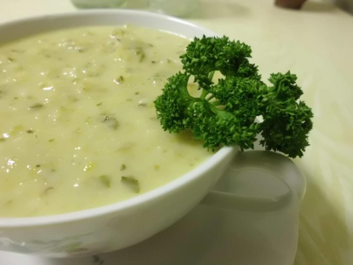 Bilder für Suppe: Grüne Bohnen-Petersilienwurzel-Cremesuppe - Rezept