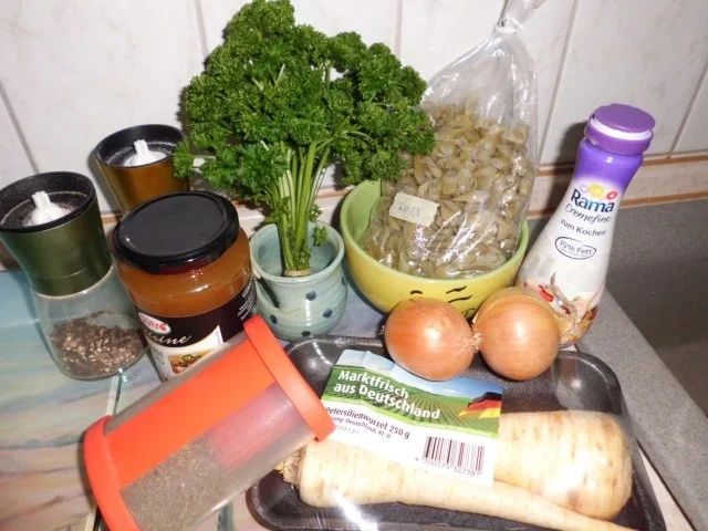 Rezept: Suppe: Grüne Bohnen-Petersilienwurzel-Cremesuppe Bild Nr. 2 Suppe: Grüne Bohnen-Petersilienwurzel-Cremesuppe - Rezept - Bild Nr. 2