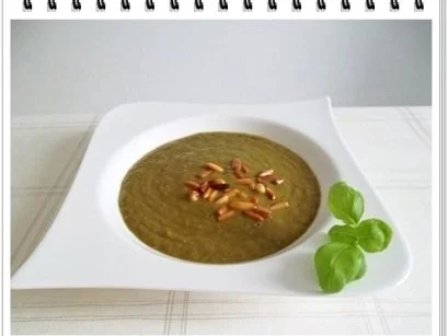 Grünkohl Cremesuppe mit Pinienkerne verfeinert - Rezept - Bild Nr. 2