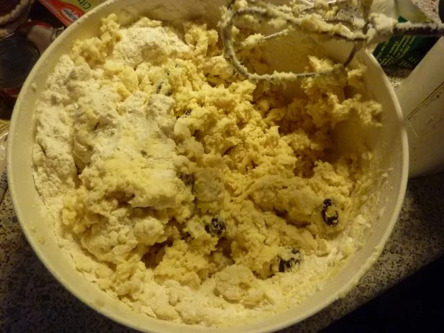 Rezept: Weihnachten: Quarkstollen mit Marzipan Bild Nr. 6 Weihnachten: Quarkstollen mit Marzipan - Rezept - Bild Nr. 6