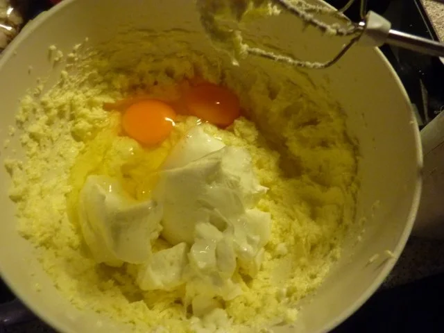 Rezept: Weihnachten: Quarkstollen mit Marzipan Bild Nr. 3 Weihnachten: Quarkstollen mit Marzipan - Rezept - Bild Nr. 3