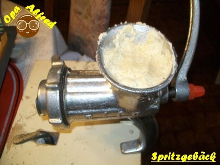 Plätzchen: Oma`s Spritzgebackenes - einfach - von Opaalfred