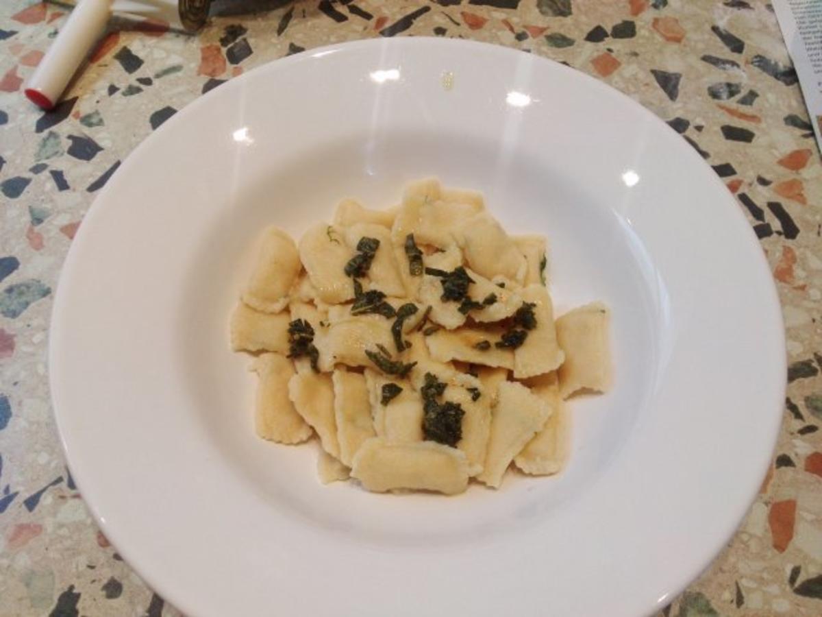 Bilder für Ravioli mit Lachs-Ricotta-Füllung - Rezept