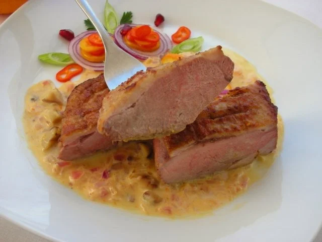 Barbarie Entenbrust an Orangensauce dazu Maroni-Preiselbeer-Buchteln - Rezept - Bild Nr. 3