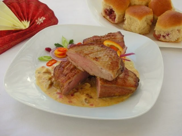 Barbarie Entenbrust an Orangensauce dazu Maroni-Preiselbeer-Buchteln - Rezept - Bild Nr. 14